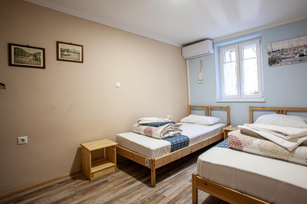 Hostel Adriatic Piran (Adults Only) ภายนอก รูปภาพ