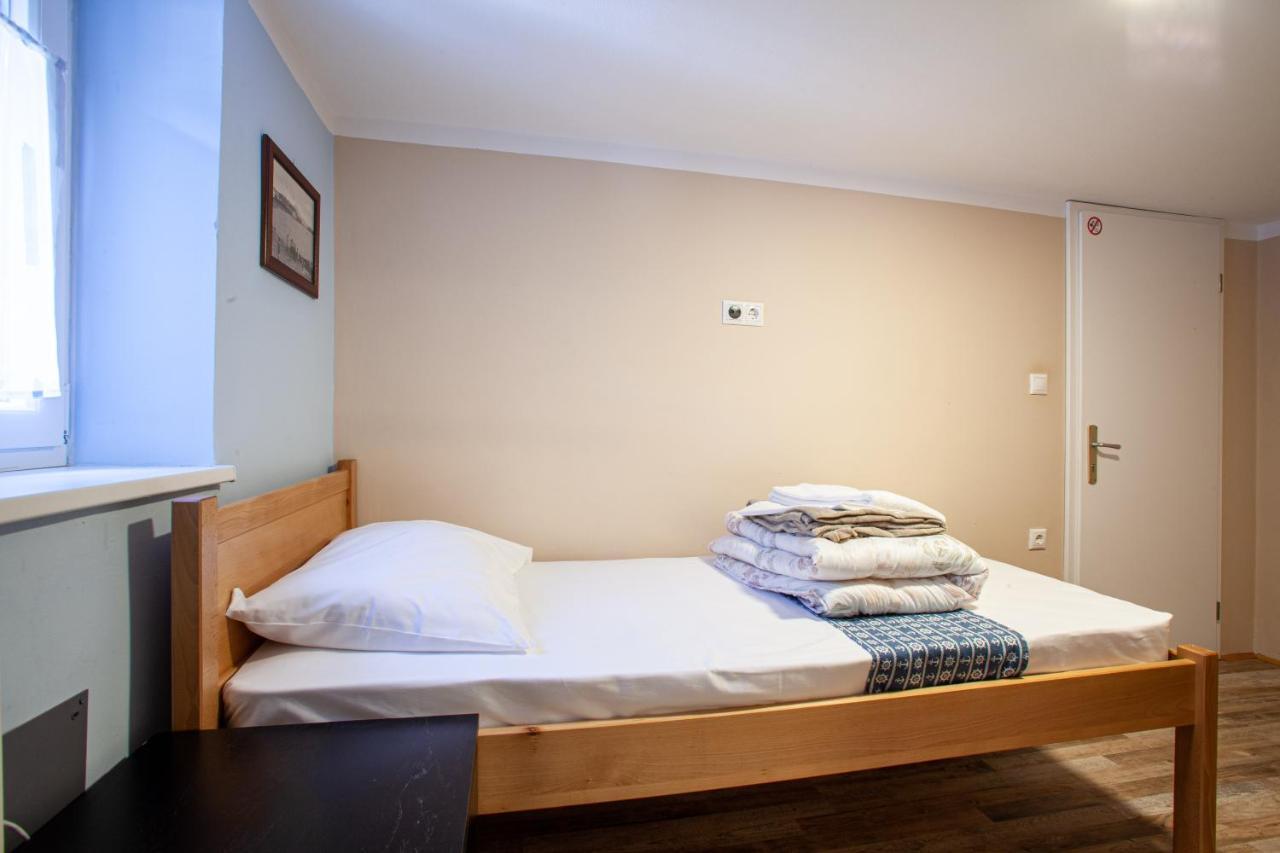 Hostel Adriatic Piran (Adults Only) ภายนอก รูปภาพ