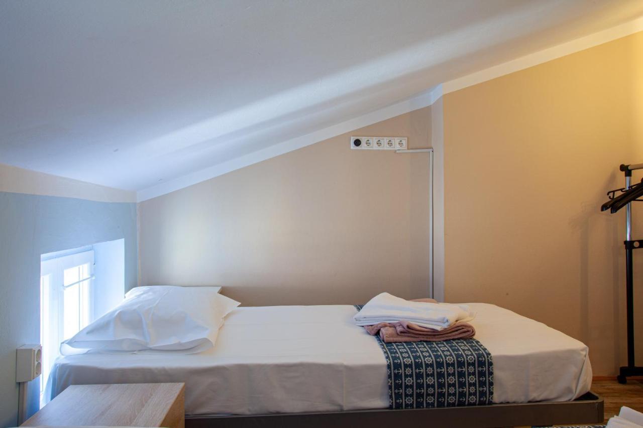 Hostel Adriatic Piran (Adults Only) ภายนอก รูปภาพ