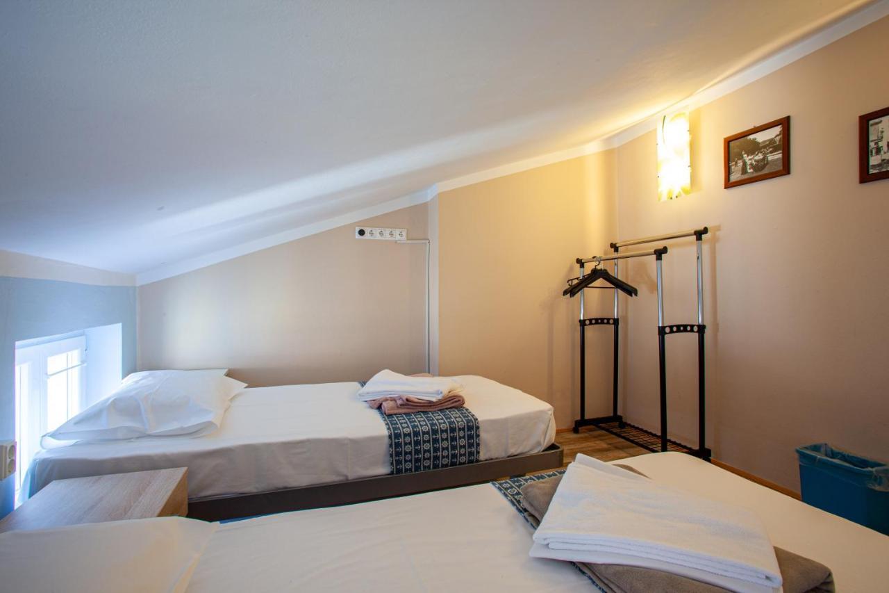 Hostel Adriatic Piran (Adults Only) ภายนอก รูปภาพ