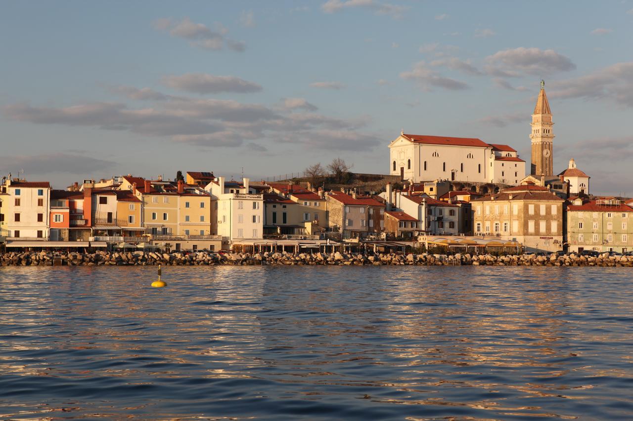 Hostel Adriatic Piran (Adults Only) ภายนอก รูปภาพ