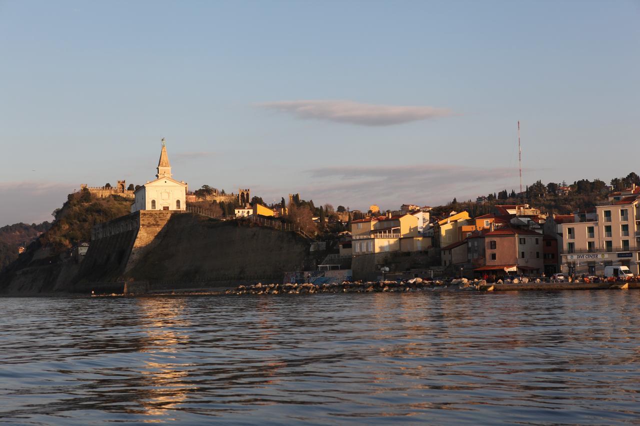 Hostel Adriatic Piran (Adults Only) ภายนอก รูปภาพ