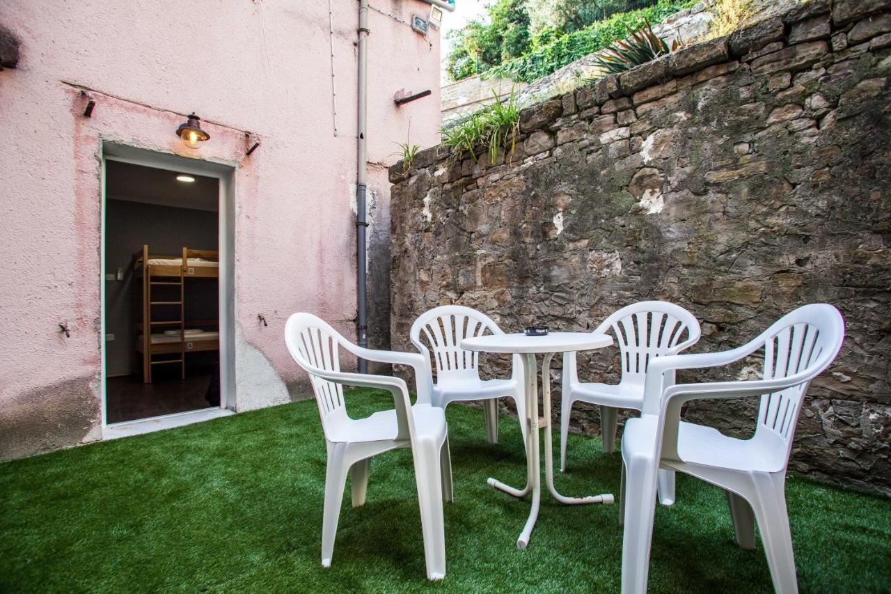 Hostel Adriatic Piran (Adults Only) ภายนอก รูปภาพ